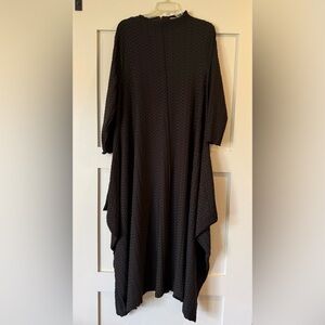 Zadie B’s Elegant Black Textured Dress